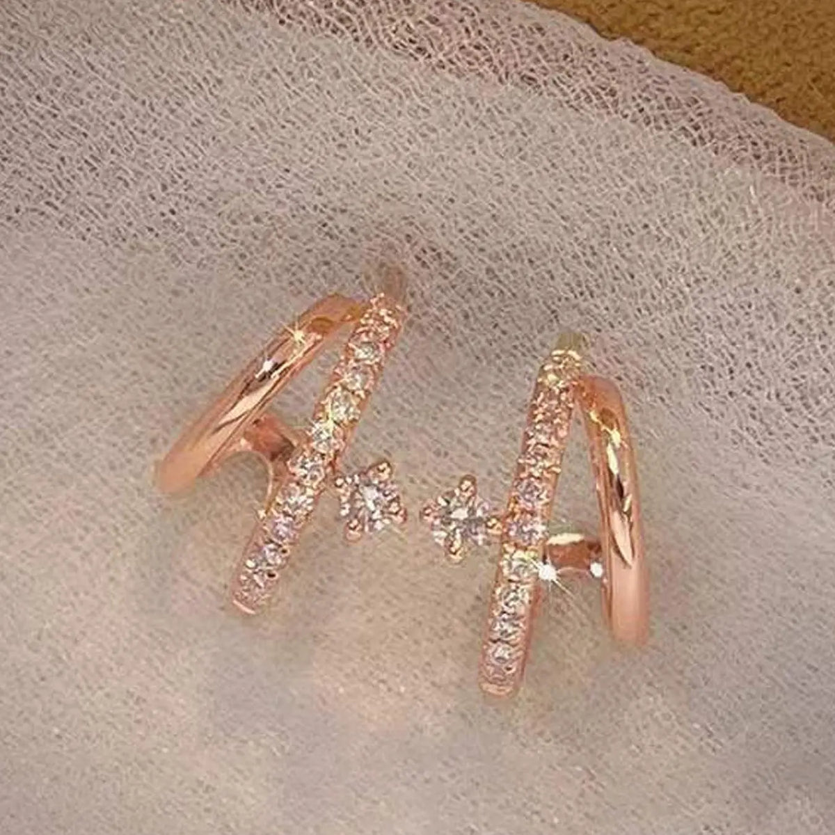 Elegant Cubic Zirconia Decorated C-shaped Earrings for Women, Fashion Jewelry for Party, Daily Clothing Decor, Daily Wear Earrings, Trendy All-match & Exquisite Jewelry for Birthday Gift, Copper Construction Earrings, Fashionable Earrings