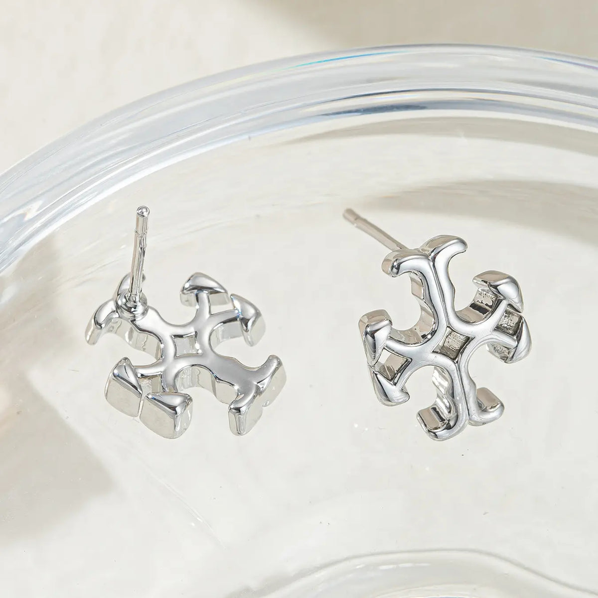 Women's Fashion Earrings Set, Copper Zirconia Ear Cuffs, Elegant Lightweight Design, Versatile Round Cutout Jewelry for Women, Versatile Accessory, Sparkling Ear Jewelry, Circle Shape Earrings, Fashionable Earrings, High Quality Earrings, Earcuff