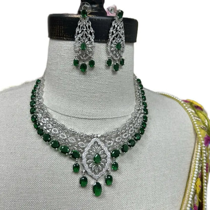 Beautiful ad set comes with matching earrings, perfect for any special occasion.