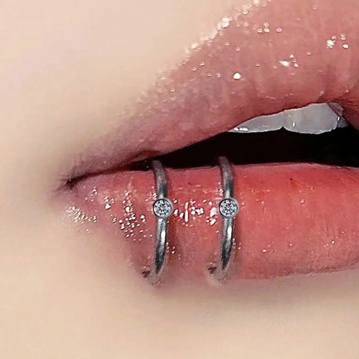 Gothic Stainless Steel Fake Lip Ring, Vampire Tooth Design, Plain Pattern, Unisex Costume Jewelry, Mouth Jewelry for Cosplay, Halloween and Parties, Suitable for All Seasons