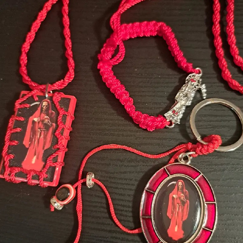 Unisex Santa Muerte 3-Piece Elegant Matching Jewelry Set - Adjustable Necklace + Bracelet, Keychain, Adults' Accessories, Date Gift for Her, Costume Fashion Accessory
