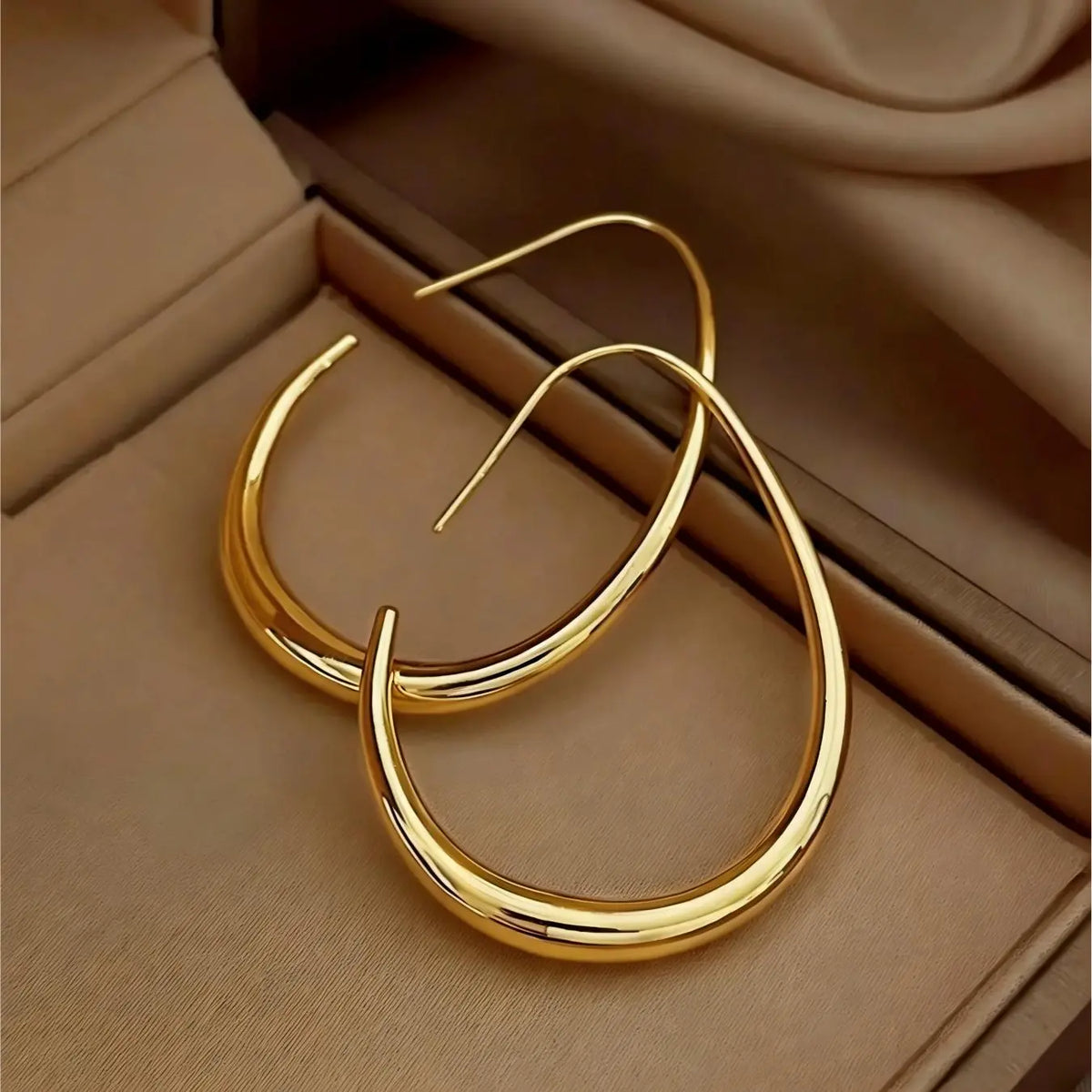 Hypoallergenic Gold Teardrop Hoop Earrings for Women ，Gold Plated Stainless Steel Large Oval Hoops, Tarnish Resistant, Comfortable Lightweight Earrings for Sensitive Ears, Ideal for Daily Wear & Gifting, High Quality Earrings, Stylish Jewelry