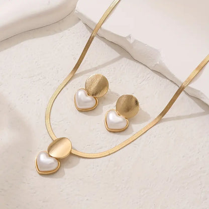 Women's 3-Piece Matching Fashionable Elegant Stylish Plastic Alloy Jewelry Set - Punk Heart Faux Pearl Round Earrings, Minimalist Flat Snake Chain Short Necklace, Suitable for Everyday Wear, Weddings, Matching Jewelry Set