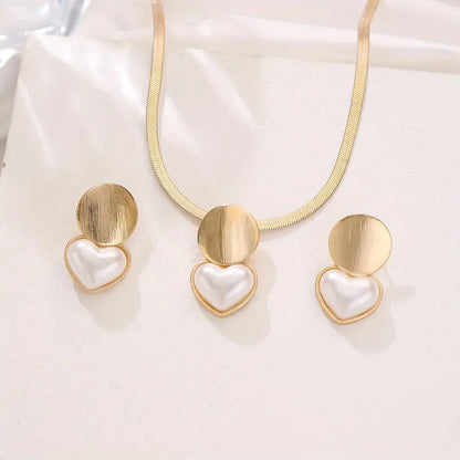 Women's 3-Piece Matching Fashionable Elegant Stylish Plastic Alloy Jewelry Set - Punk Heart Faux Pearl Round Earrings, Minimalist Flat Snake Chain Short Necklace, Suitable for Everyday Wear, Weddings, Matching Jewelry Set