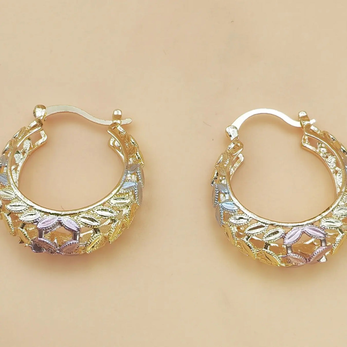 Mexican-style sunflower pattern gold-coloured hollow hoop earrings, hoop shape earrings, elegant party earrings, the perfect anniversary gift for mothers and couples, earrings jewelry