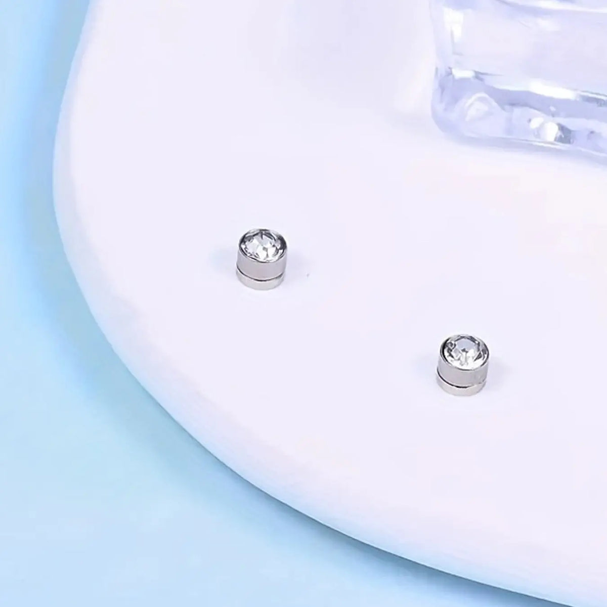 Unisex Fake Nose Ring Earrings, Sparkling Rhinestone Design, Clip-On Style, Easy to Wear, Perfect for Cosplay & Daily Use, Nose Ring Jewelry, Faux Nose Ring
