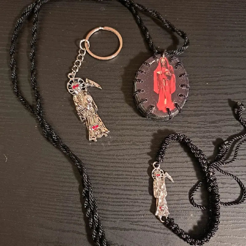 Unisex Santa Muerte 3-Piece Elegant Matching Jewelry Set - Adjustable Necklace + Bracelet, Keychain, Adults' Accessories, Date Gift for Her, Costume Fashion Accessory