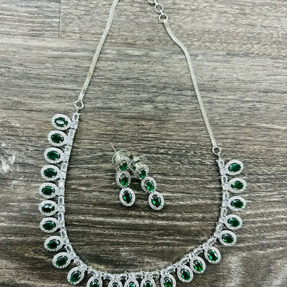 Beautiful ad set comes with matching earrings, perfect for any special occasion.