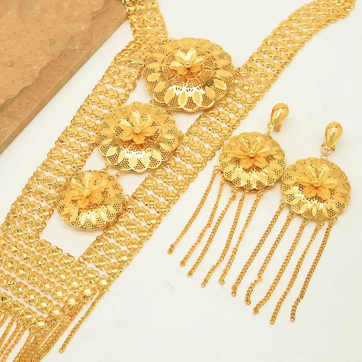 Women's Matching Jewelry Set Necklace Bracelet Earring Vintage Retro Design, Elegant Jewelry Gift for Women & Girls, Perfect for Daily Wear
