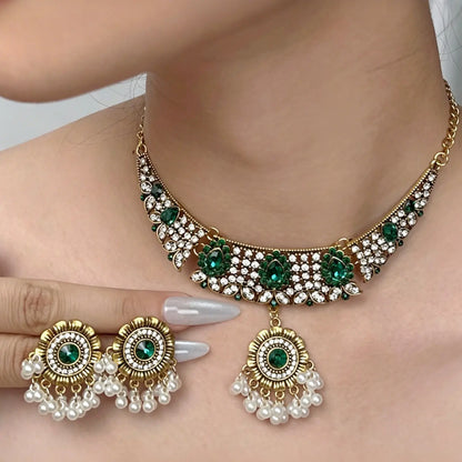 Vintage Indian Inspired Jewelry Set for Women, Necklaces Earrings Set, Antique Gold Tone Stone Choker Necklace and Matching Earrings with Faux Pearl Tassels, Boho Wedding Party Accessories.Available in Green and Red