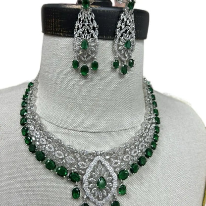 Beautiful ad set comes with matching earrings, perfect for any special occasion.