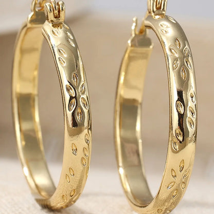 Classic Retro Hoop Earrings for Women, Dainty Lightweight Hoops, Elegant Printed Design Earrings, Perfect Accessories for Daily Holidays and Parties, Fashionable Earrings, Earrings Jewelry